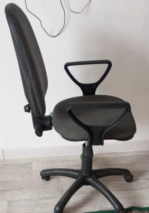 Кресло серое б/у