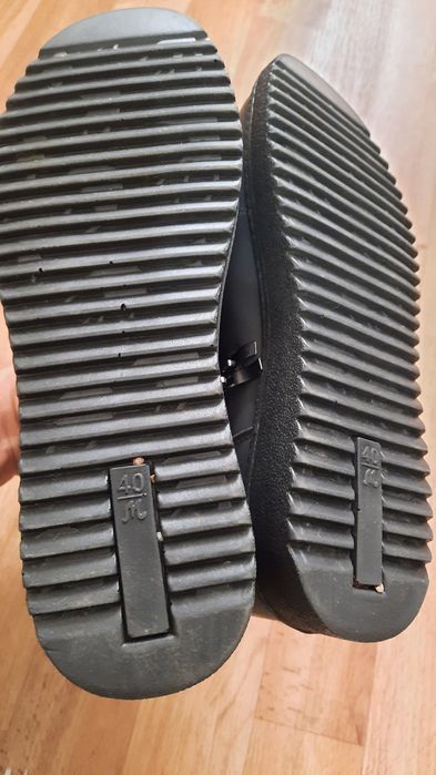 Ботинки женские, демисезонные.