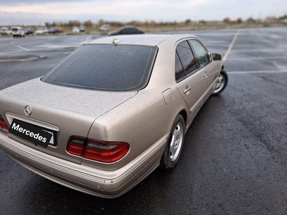 Мерседес w210 E200