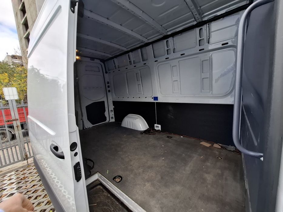 Servicii de transport marfa, mobila, electrocasnice si altele.