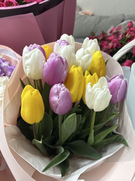 цветы свежие………….