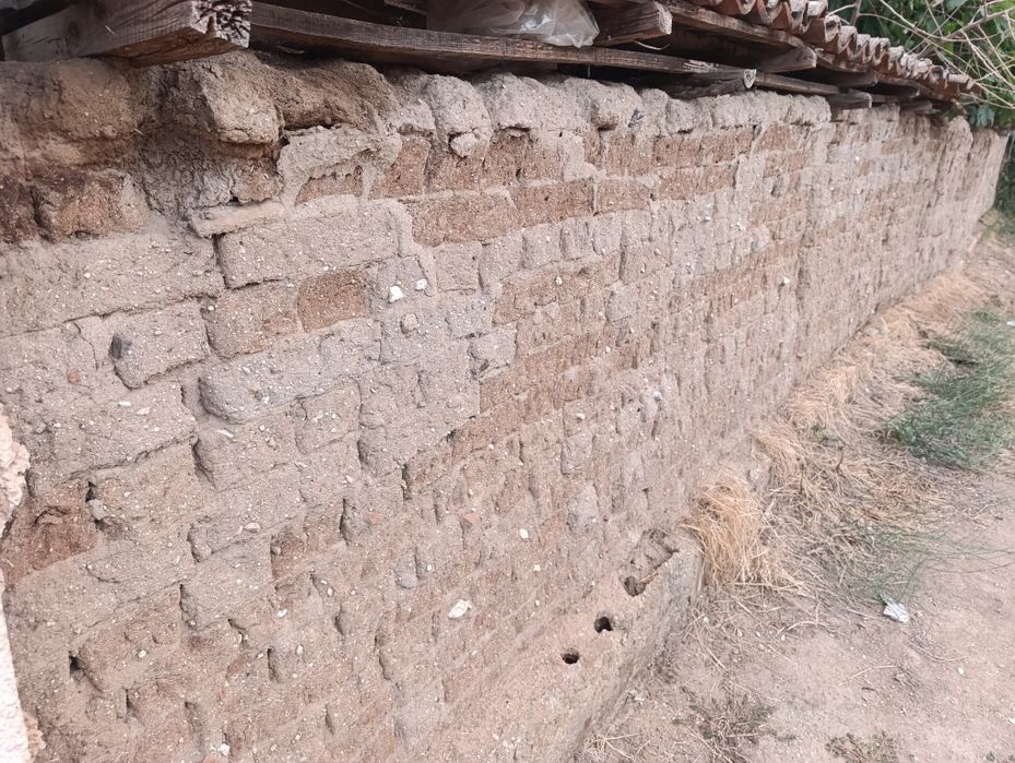 Подарявам кирпичени тухли