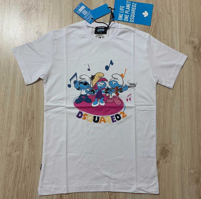 Нови мъжки тениски с етикети Dsquared D2 в черен и бял цвят