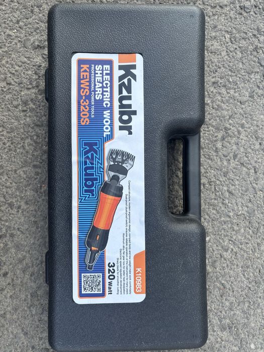 Mașină electrică profesională pentru tuns oi /320 Watt .