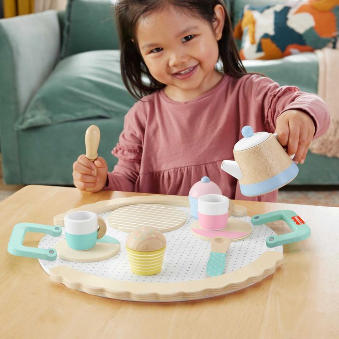 Детски дървен комплект за чай закуска за дървена кухня Fisher Price