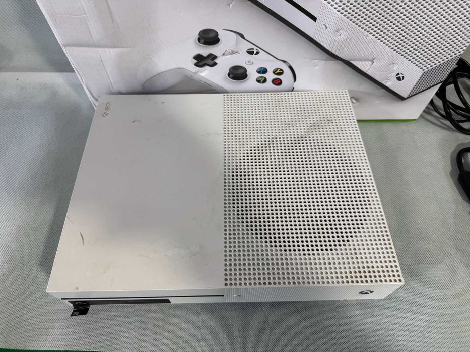 Конзола - Xbox One S / 365 GB / Х1