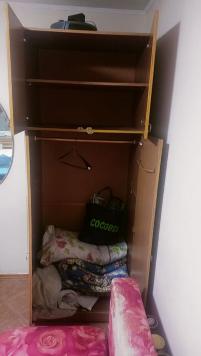 Диван и шкаф отдам бесплатно