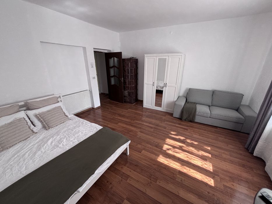 Apartament 43mp- 1 camera la casa