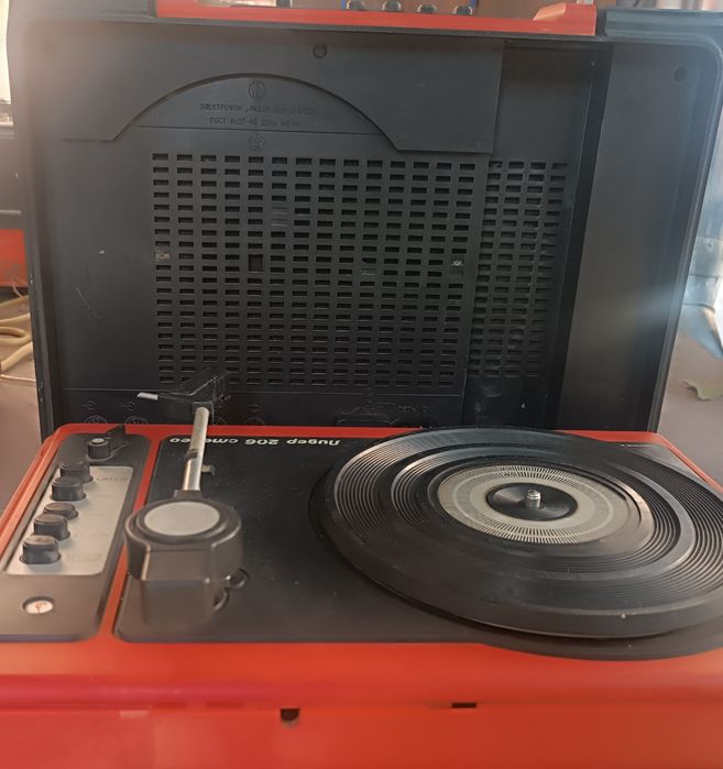 Проигрыватель лидер стерео 206