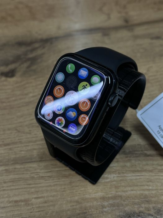 Смарт-часы Apple Watch SE2 44mm