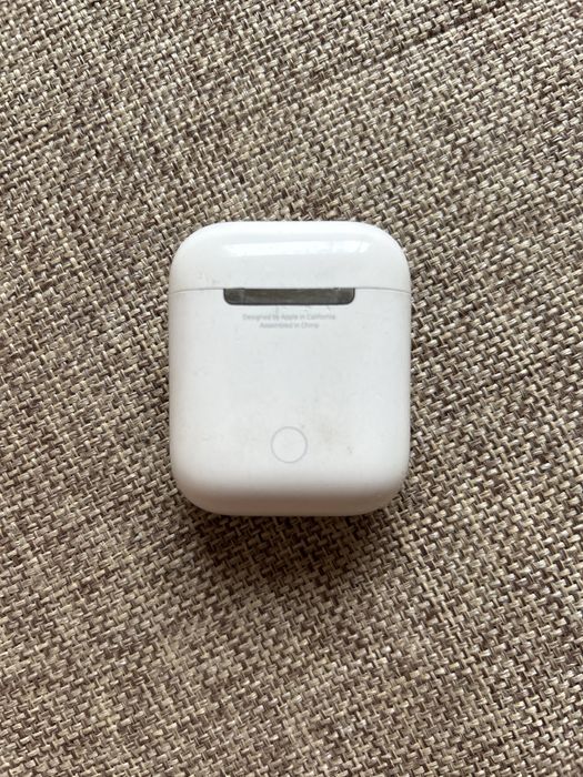 Airpods 1 поколение