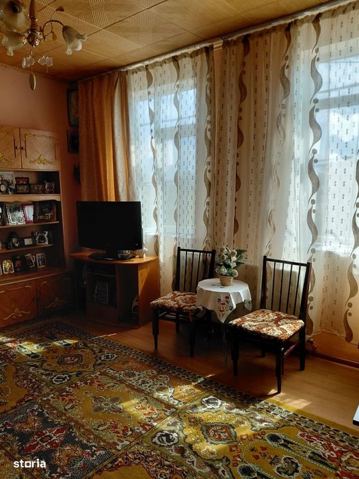 Casa P+1 zona centrala