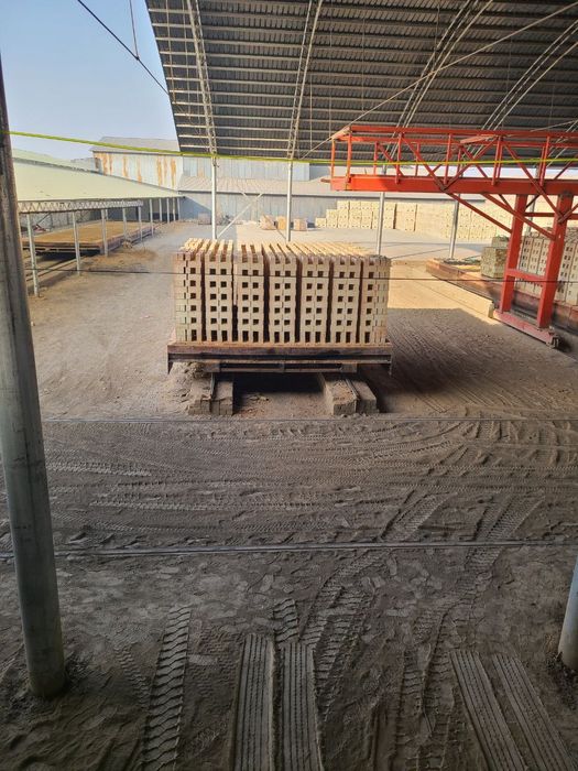 Sifatli pishgan gisht bor