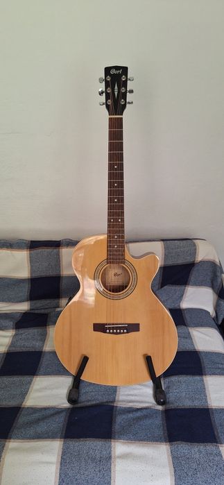 Продается гитара