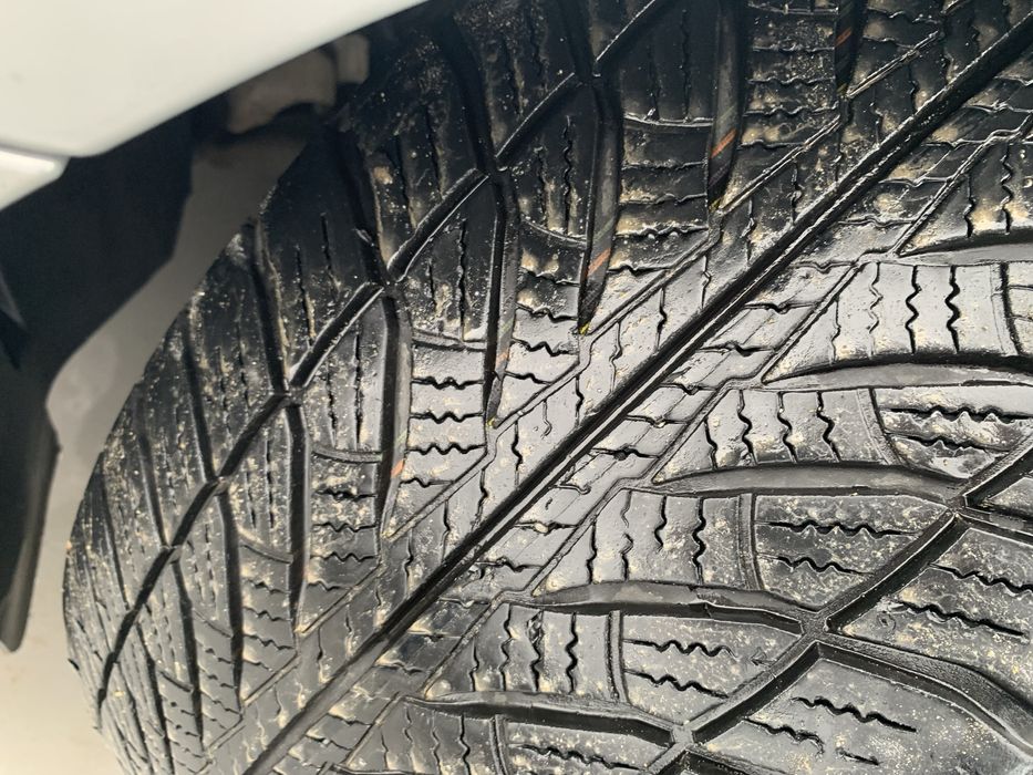 De vanzare 4 jante cu cauciucuri