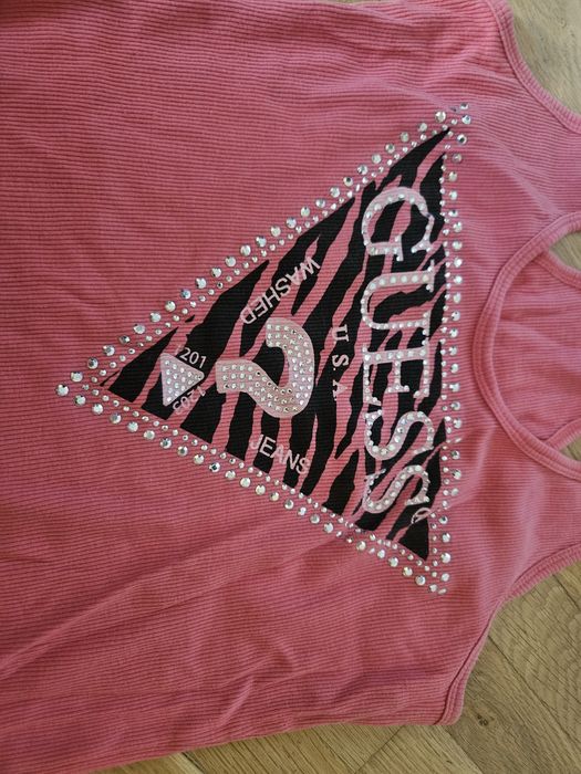 Оригинален потник Guess Размер Л. В отлично състояние.