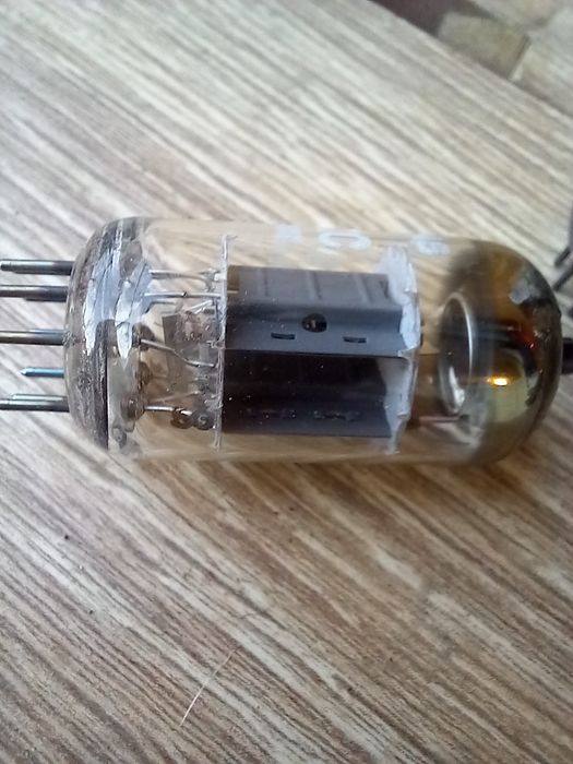 Радио лампи Е82СС Сименс неупотре0явани