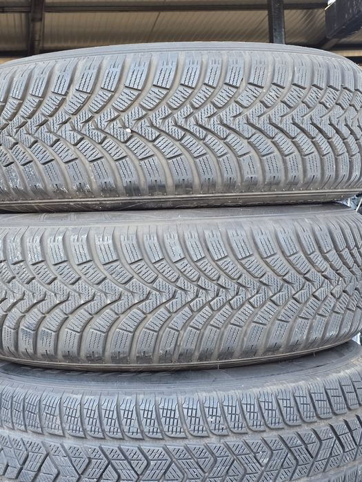 4 Броя 215/65/17 2xFalken 8,2mm 2xPirelli 6,6mm