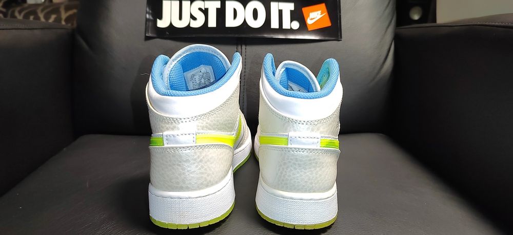 Nike Air Jordan 1 Mid Warped Swoosh, номер 38