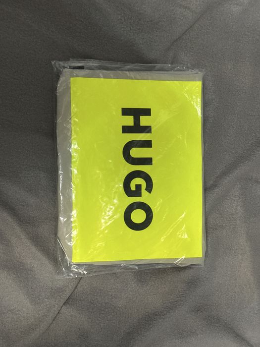 Tricou HUGO Nou cu eticheta