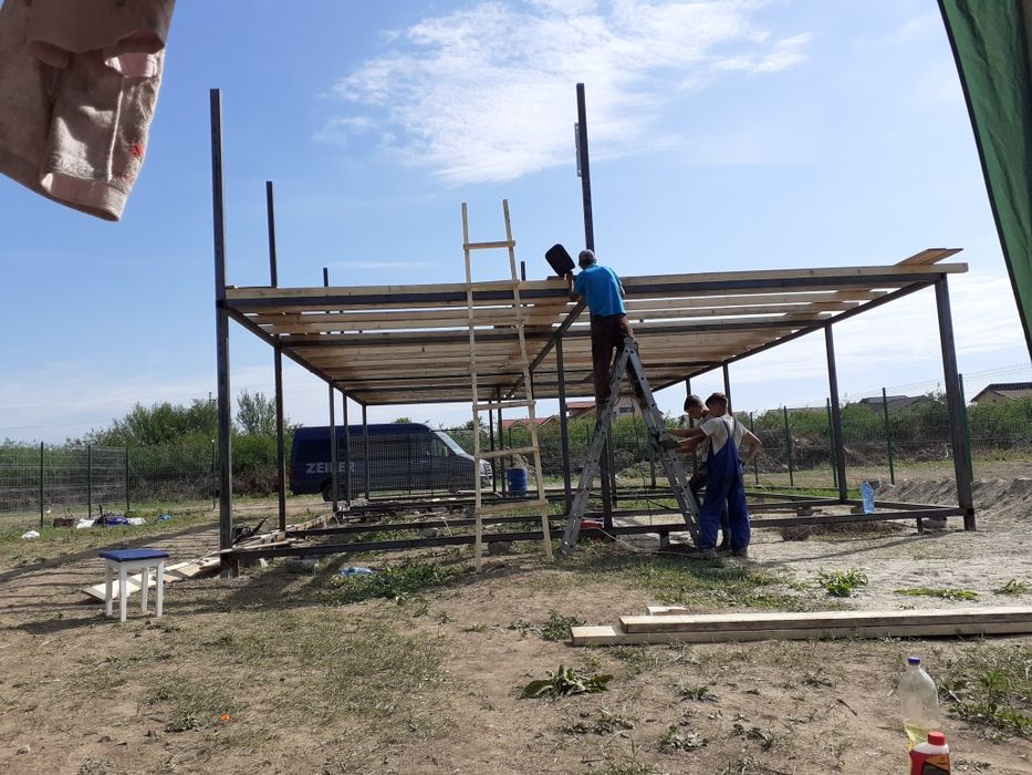 Vand containere stil casuta din panouri izolate