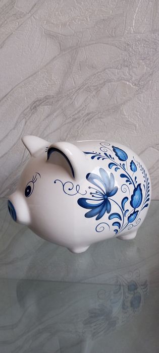 Продам новую - копилку Свинку .