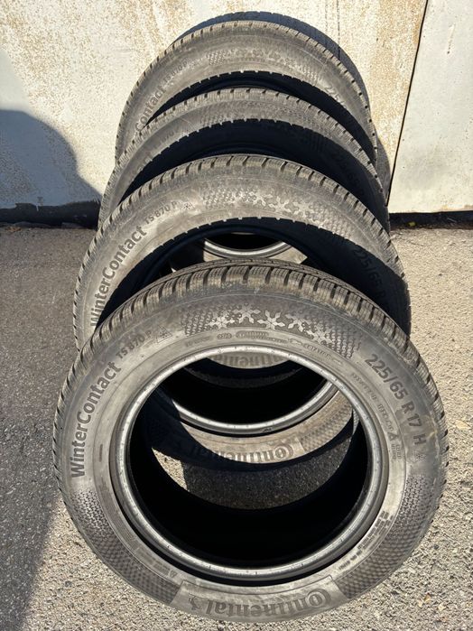 225/65/17 Continental Зимни