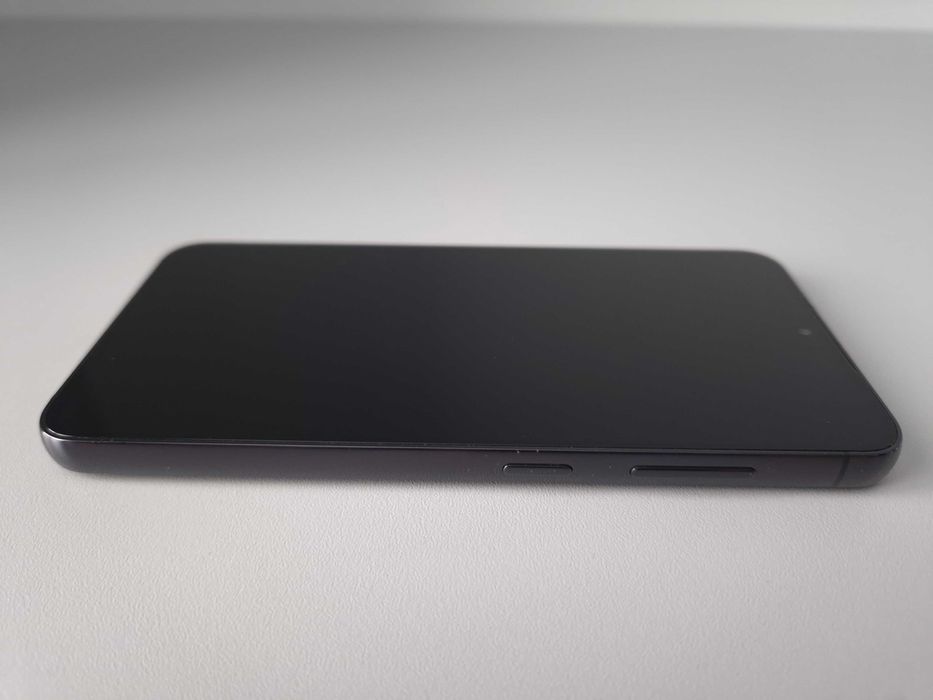 ОТЛИЧЕН! Samsung Galaxy S23, 256 GB, Black + 4 Кейса и 9 Протектора