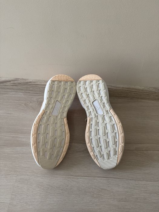 Дамски обувки Adidas RapidaSport K (HP6127)
