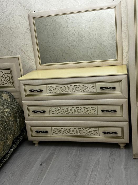 Продам спальни гарнитур