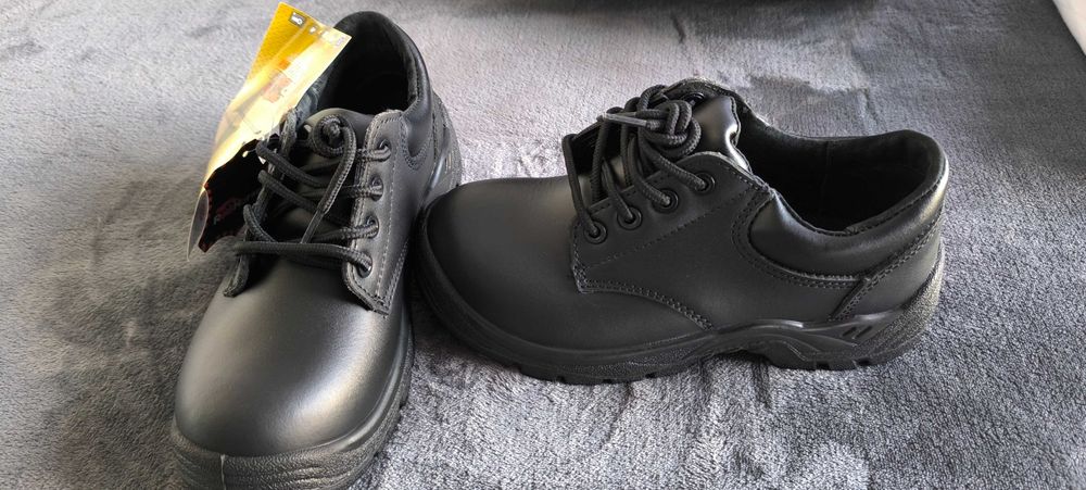 Нови обувки размер 37 работни