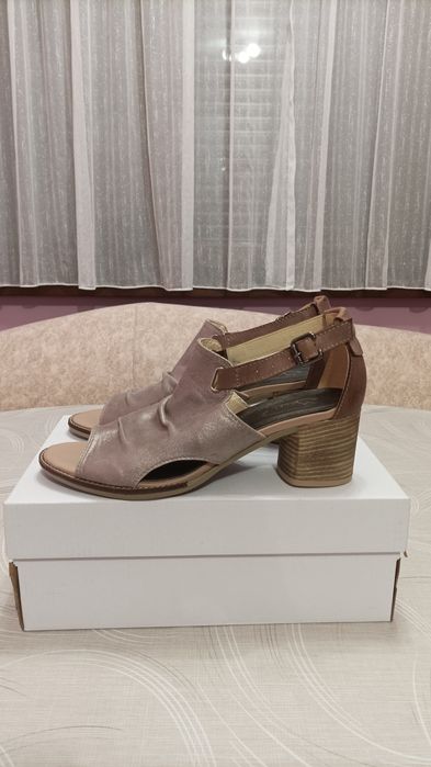 Нови дамски сандали от естествена кожа