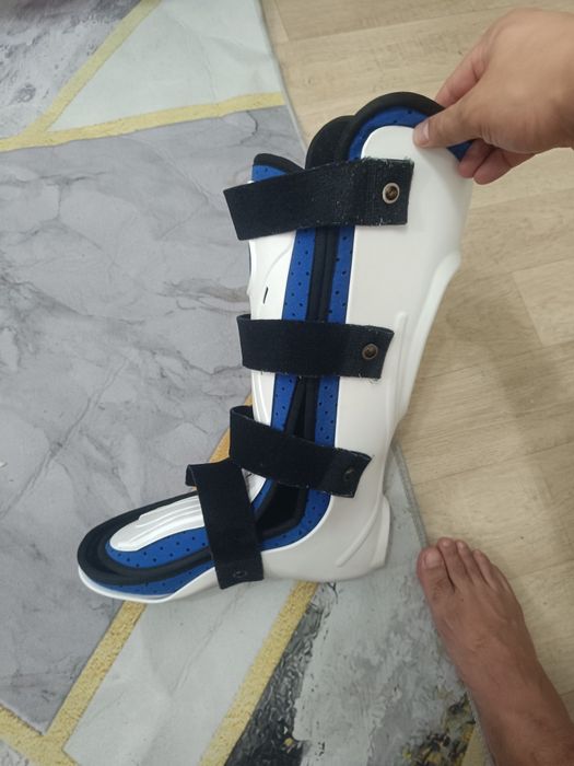 Ортез голиностопны и костыли