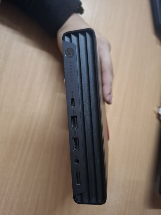 hp Prodesk 400 G6 Desktop Mini pc-intel I3-10100t; 8gb ram