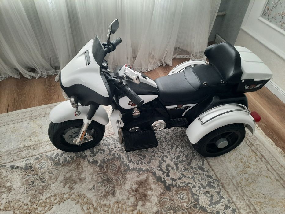 Элекромоцикл в хорошим состоянии