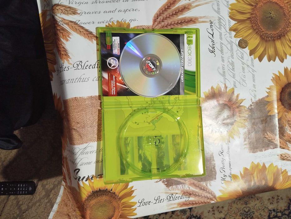 Продавам игри за Pis 4 , XBOX 360