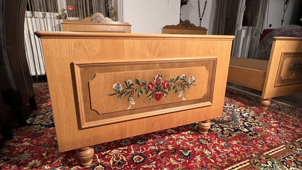 Paturi pictate / Pat Bauern Möbel si noptiera