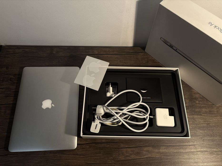 MacBook Air 13” 2013 • 8GB RAM • 128GB SSD • Stare foarte bună