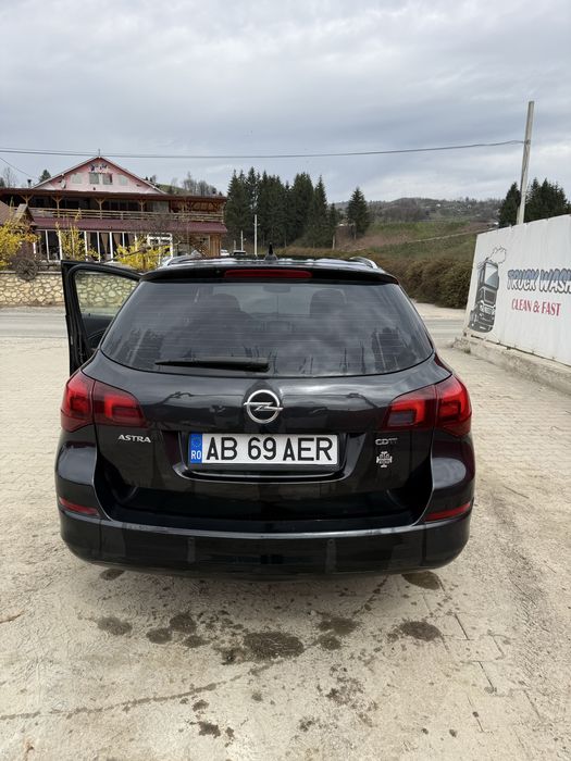 Opel Astra J 2012 de vânzare – stare bună, fără investiții urgente!
