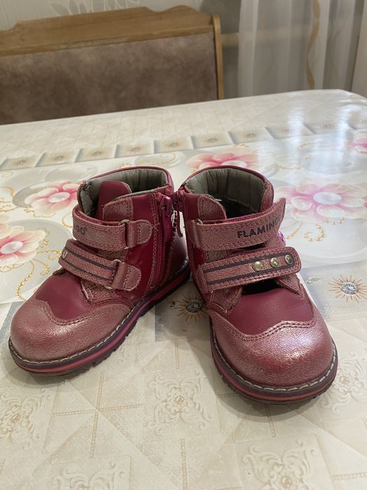 Продам ботинки на девочку 22 р