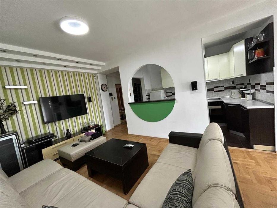 Дава се под наем Тристаен апартамент в Пловдив, Гагарин - 81 кв.м за 418.2 € - Снимка #2