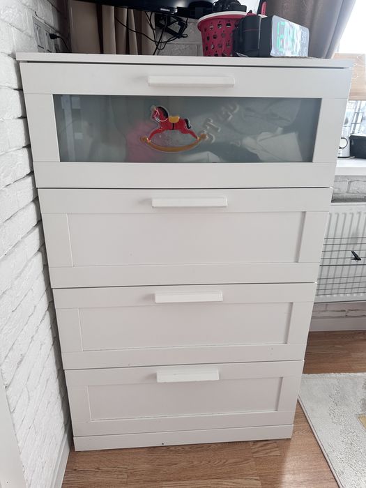 Продаю комод Икеа, в одним дефектом