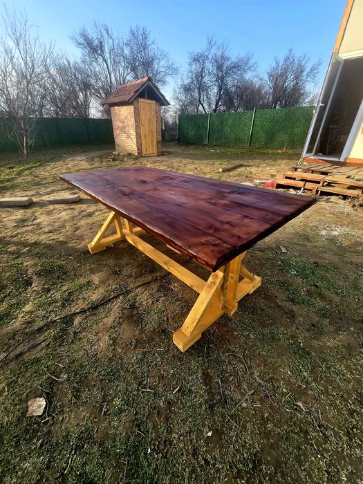 Ръчно изработена маса