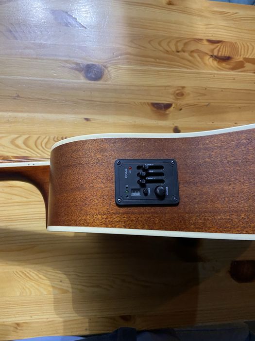 Продам гитару, бу, есть коциыки выдимые