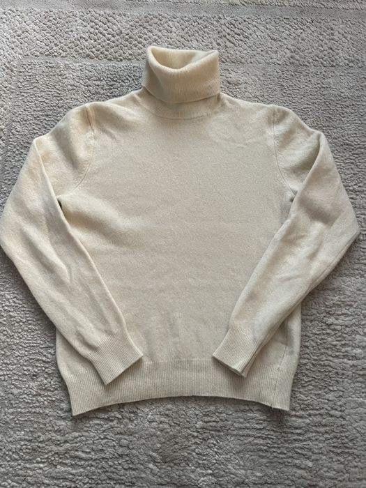 Дамски пуловер от вълна Benetton