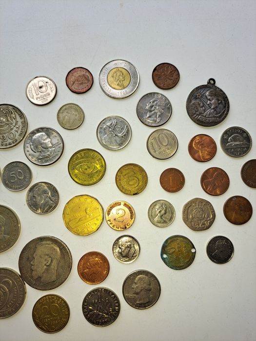 Продам монеты разных стран.