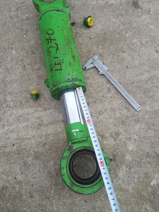 cilindru hidraulic John Deere