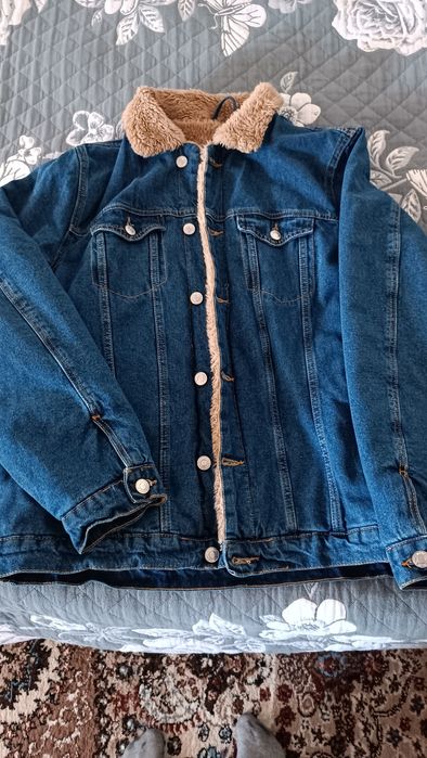 Куртка джинсовая.