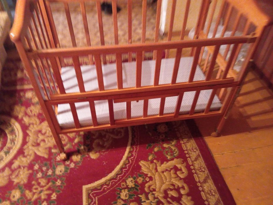 Продам детскую кроватку