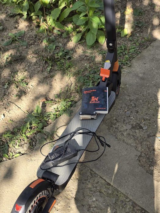 Vând trotineta electrica Kukirin S1 Pro
